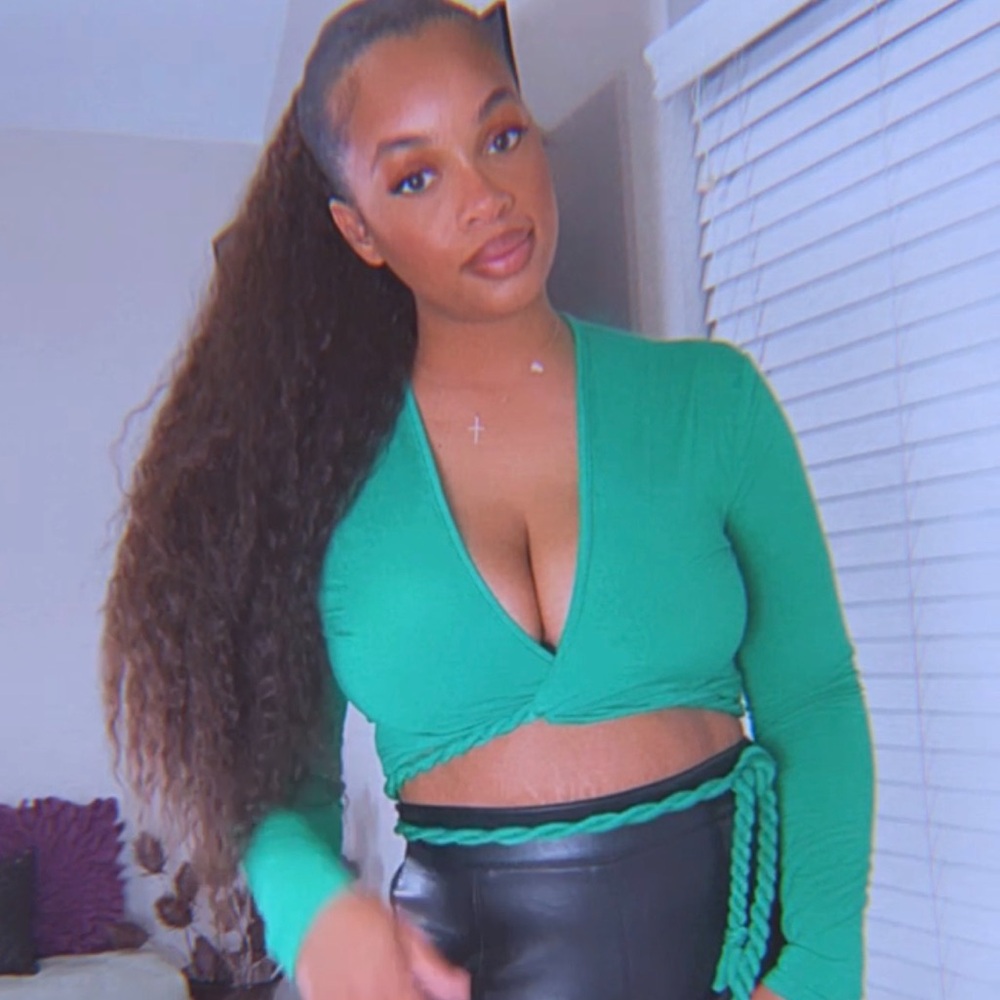 Green Cropped Long‑Sleeve Wrap Top — Size S/M/L, NWT